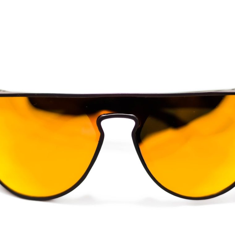Gafas de sol tipo máscara con lente espejo naranja
